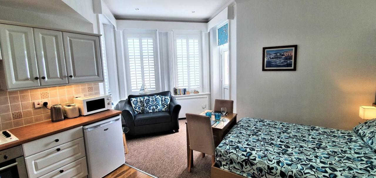 A Beautiful Apartment With Stunning Sea Views & Private Balcony Bournemouth Exterior foto